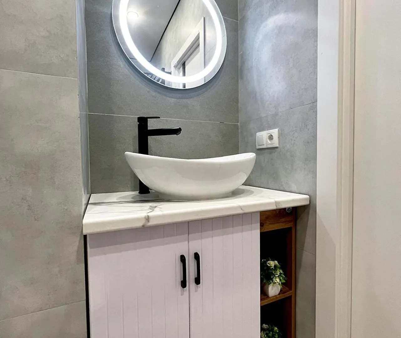 Уютная Квартира В Жк Rams City- Рядом Трц Mega Almaty Appartement